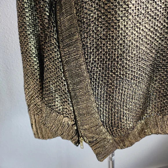 Romeo & Juliet Couture Metallic Gold Sweater - Picture 3 of 5